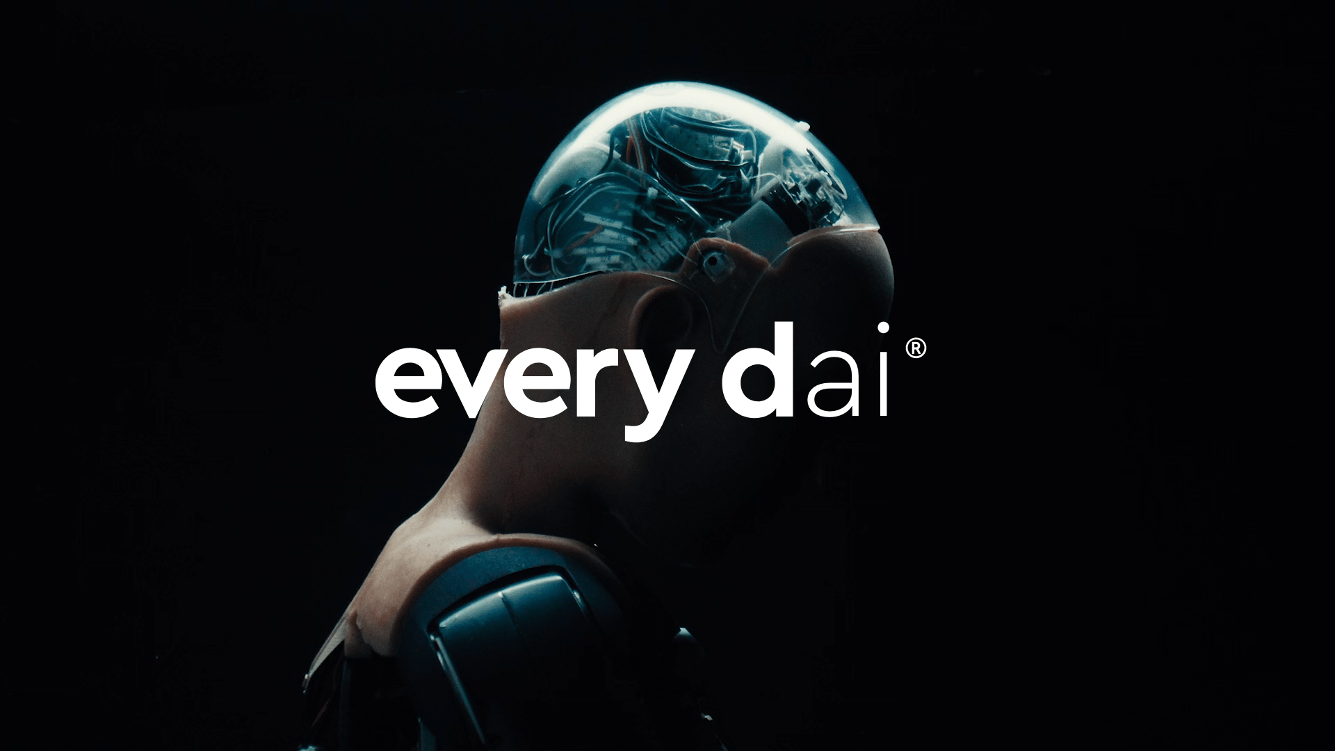 Een zijaanzicht van een heldere humanoïde robot met "every dai" over het beeld geschreven.