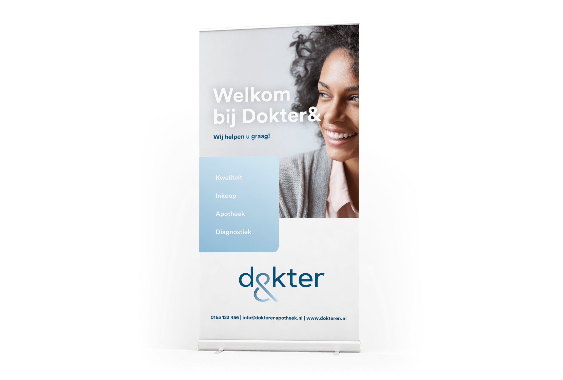 Nederlandse roll-up banner met een lachend persoon en dokter logo onderaan.